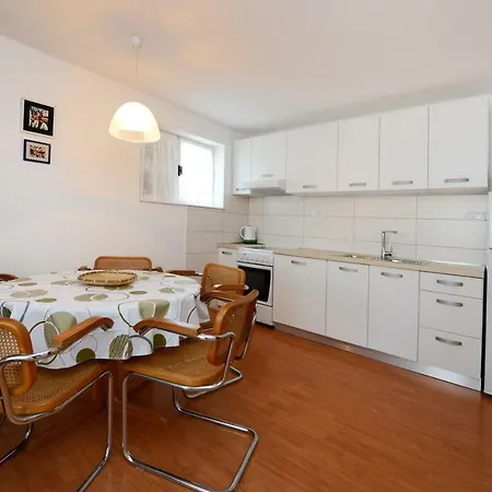 Apartman Beautiful First Row To The Sea